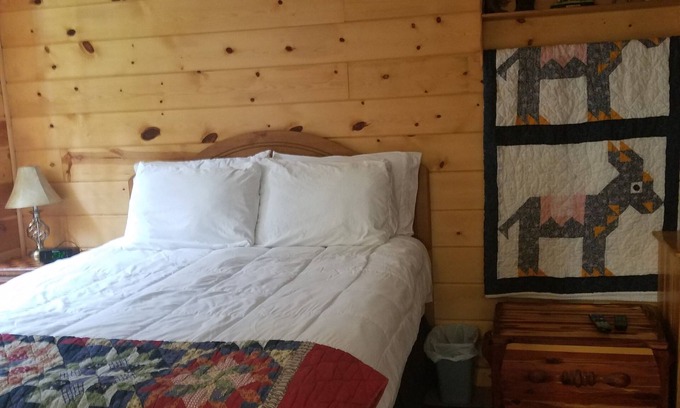 Elgin Casa | Cozy 1-bedroom house in charming Allardt with AC, WiFi