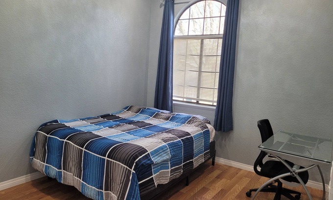 Palmdale Casa | Cozy 1-bedroom in a family home. Quiet neighborhood!