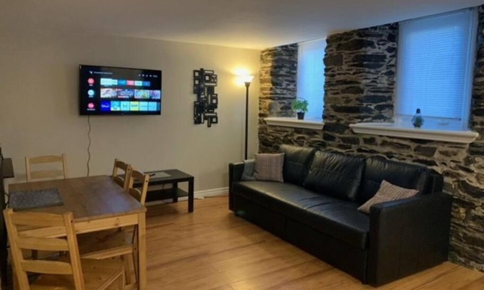 North End Apartamento | Cozy 1-bedroom in Bauer Terrace next to Citadel