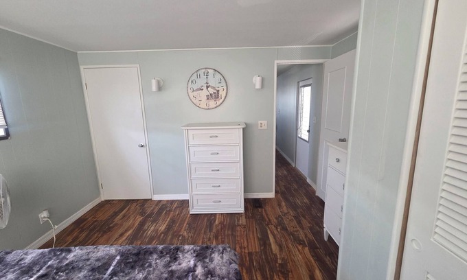 Palmetto Casa | Cozy 1-bedroom mobile home on the water with WiFi, AC in wonderful Palmetto.