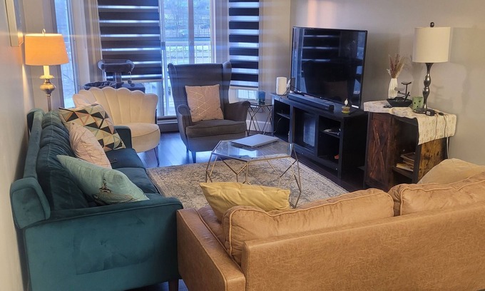 Northeast Edmonton Apartamento | Cozy 1-bedroom shared in one apartment with WiFi in lovely Edmonton