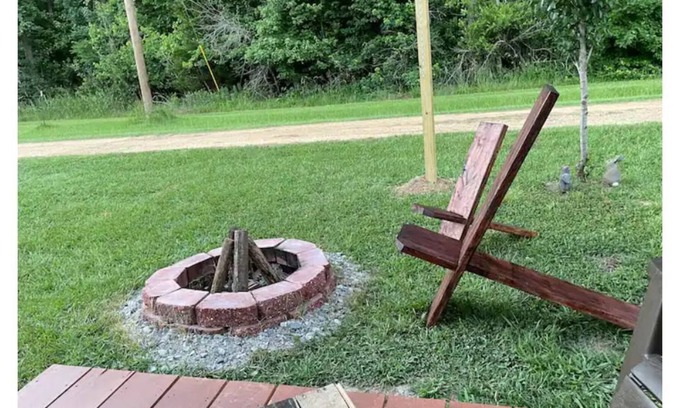 Elliott Cabina | Cozy - 1 bedroom tiny cabin sleeps 2 adults 2 children comfortably