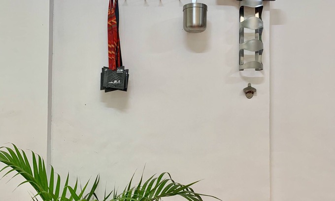 Camalig Casa | Acogedor 1 dormitorio con sala de sol y terraza en la azotea. Cerca de las atracciones turísticas!