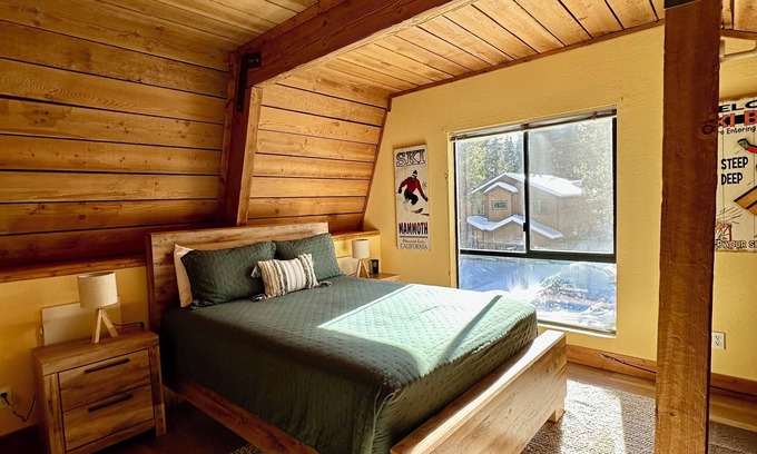 Majestic Pines Condominio | Cozy 1 BR+ Large Loft, 2-Bath – Freshly Remodeled & Ready for Your Adventure!