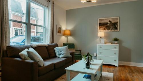 Downtown St. John's Apartamento | Cozy 1890s Heritage Flat Steps to Water St