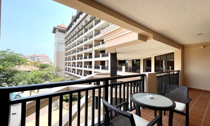 Madinat Zayed Apartamento | Cozy 1BDR in Anantara Residences