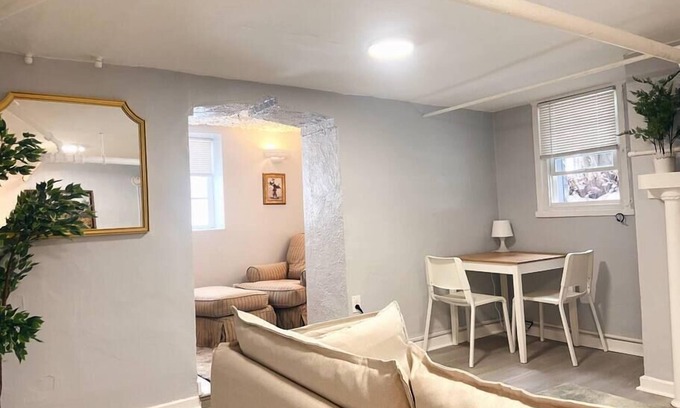 Lower Avenues Apartamento | Cozy 1Bdrm Great Location Fast Wi-fi