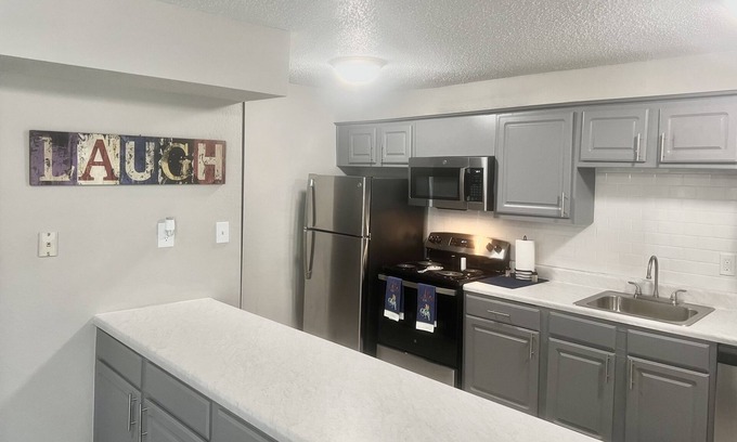 Hoover Apartamento | Cozy 1bedroom apartment 5 minutes from expressways shopping, dining & fun.