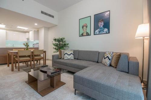 Bur Dubai Apartamento | Cozy 1BR Apart With Pool And Gym 10mins Away By drive to DXB Airport