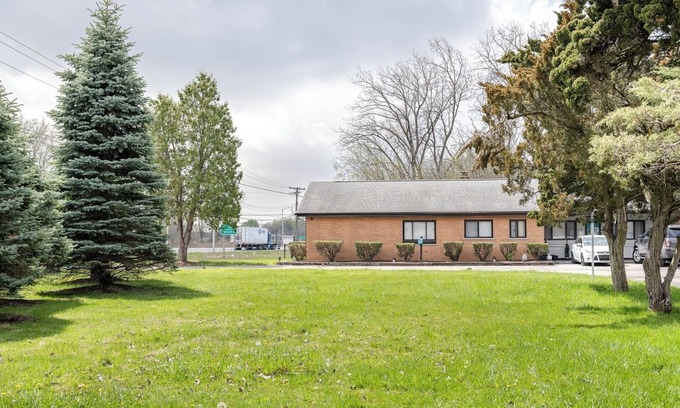 Riverview Apartamento | Cozy 1BR Apt AC & Parking Brownstown