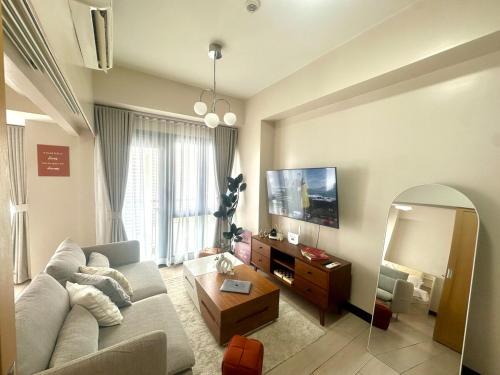 Legazpi Village Apartamento | Cozy 1BR at Greenbelt Hamilton Makati