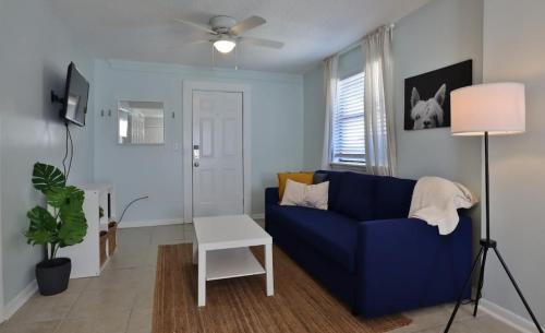 Jacksonville Beach Apartamento | Cozy 1BR Beach Hideaway - One block to beach