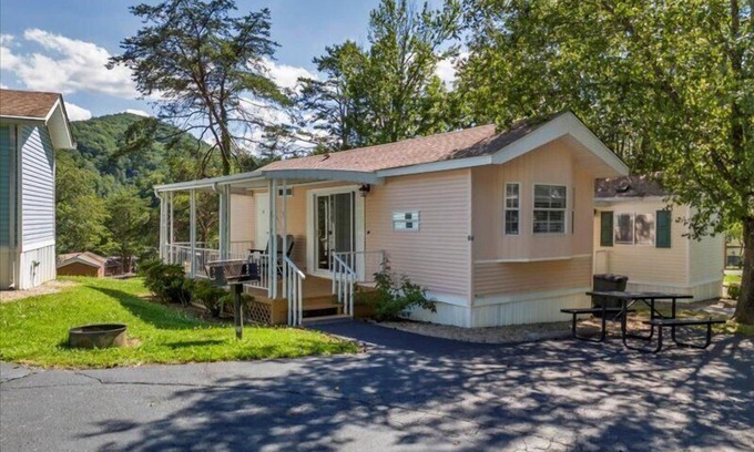 Pigeon Forge Alquiler De RV | Cozy 1BR Cottage in Pigeon Forge