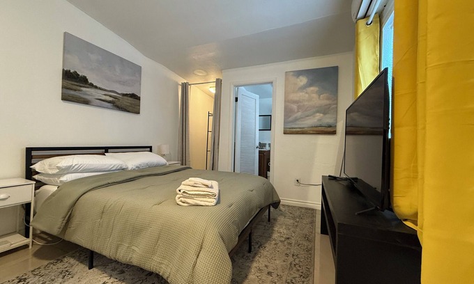 Opa-Locka Casa | Cozy 1BR Hideaway Guesthouse in Opa-Locka with Kitchen, WiFi, and Private Entry