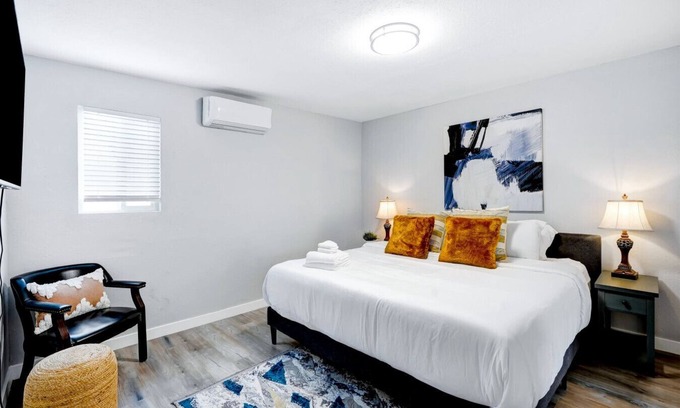 South el Monte Casa | Cozy 1BR Home + King Bed + Near Shops #TravelSGV