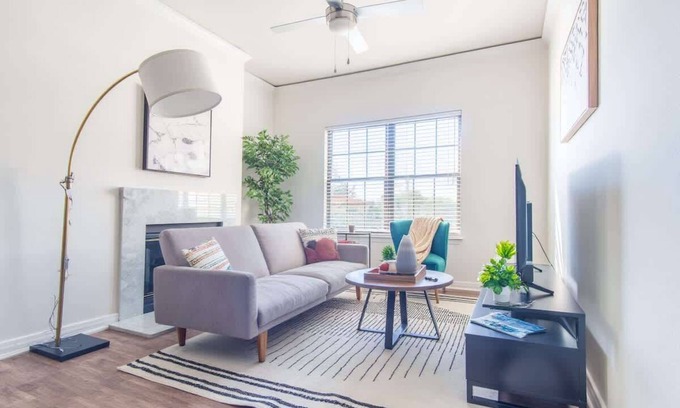 Irving Apartamento | Cozy 1BR King Suite | Pool, Gym & Parking 01