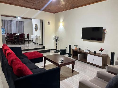 Busia Apartamento | Cozy 2, 3 or 4 bedroom house in the heart of Busia.