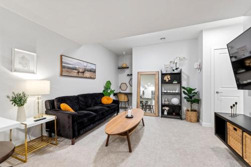 Southeast Calgary Casa | Cozy 2-Bed 2 Bath Entire Place