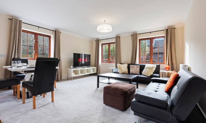 Milton Keynes Apartamento | Cozy 2 bed flat with free parking near Willen Lake in Milton Keynes
