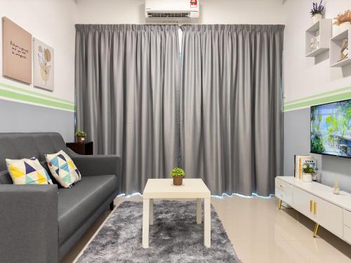 Pengkalan Tentera Udara Diraja Malaysia Apartamento | Cozy 2-bed retreat - F&B Mart - Chan Sow Lin