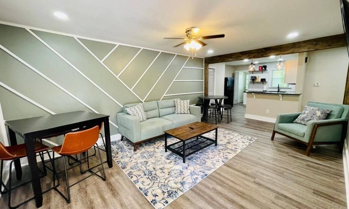 Marietta Casa | ✶ Cozy 2 Bedroom 1 Bath Entire House ✶