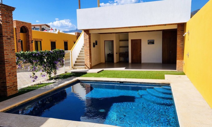 Ajijic Casa | cozy 2 bedroom 2 bathroom lake house in artsy Ajijic with fiber internet