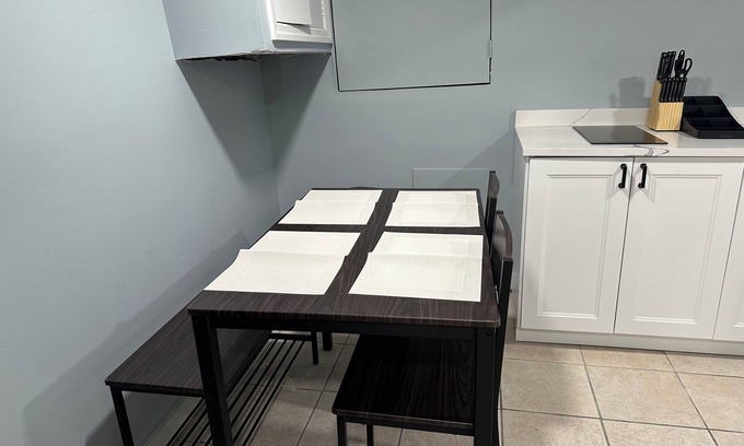 Union City Apartamento | Cozy 2-bedroom apartment in welcoming West New York with WiFi, AC