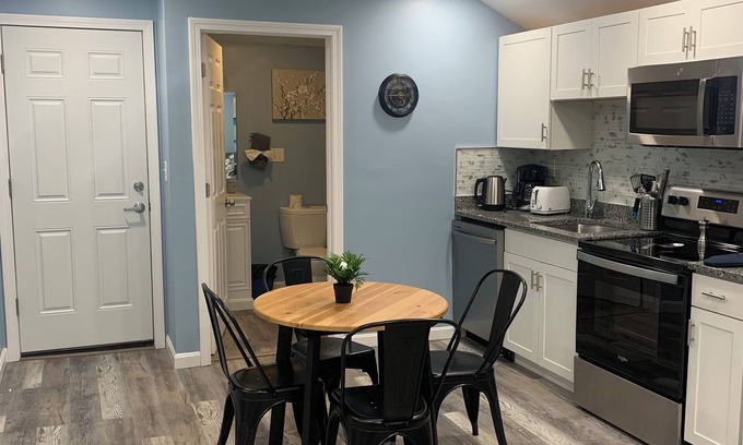 Federal Hill Apartamento | Cozy 2-bedroom apartment in Federal Hill Providence with AC, WiFi