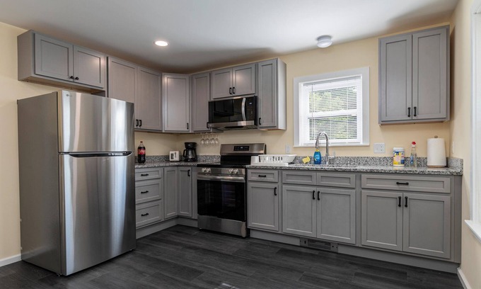 Guild Apartamento | Cozy 2-bedroom apt 4 innLakes Region with AC, WiFi, Pet friendly 2 queen beds