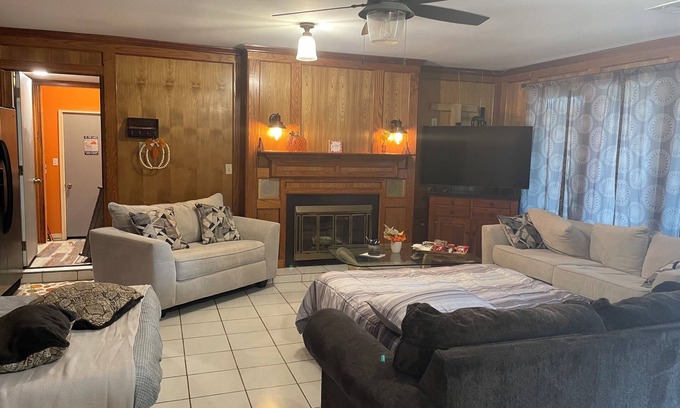 Bogalusa Apartamento | Cozy 2 bedroom apt on Bateman lake.Getaway to the peace and quiet in the country