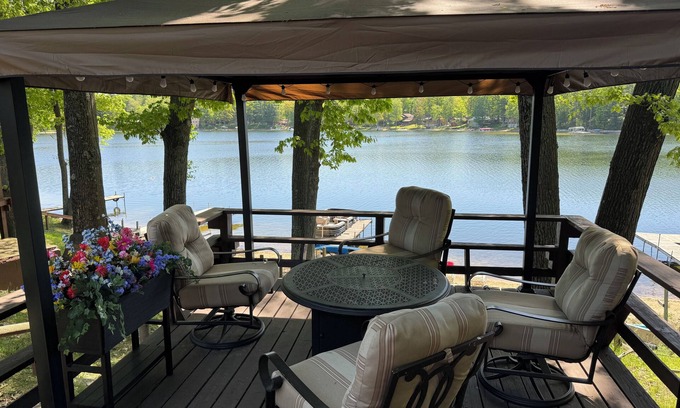 Irons Cabaña | Cozy Lakefront Cottage for Year around Fun!! Close to ATV/Snowmobile trails