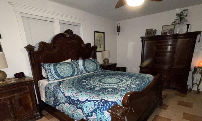 Flour Bluff Casa | Cozy 2 Bedroom Home near the Coast