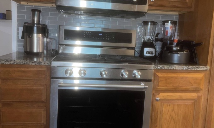 Gurnee Casa | Cozy 2-Bedroom Home in Gurnee