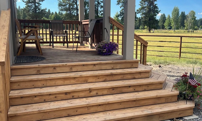 Chiloquin Casa | Cozy 2-bedroom cabin on Cattle ranch, in Chiloquin, close to Crater LakeWiFi, AC