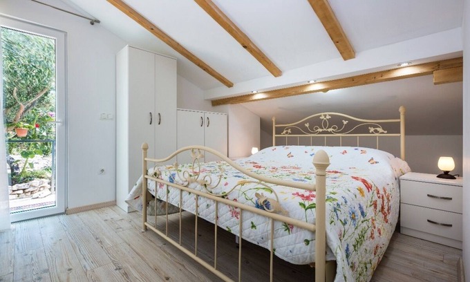Cove Murtar Villa | Beach front house La casetta di nonna Lea with Wi-Fi, TV and air conditioning...