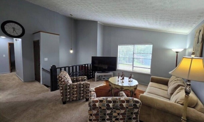 Riverdale Casa | Cozy 2-bedroom house with AC and WiFi in College Park