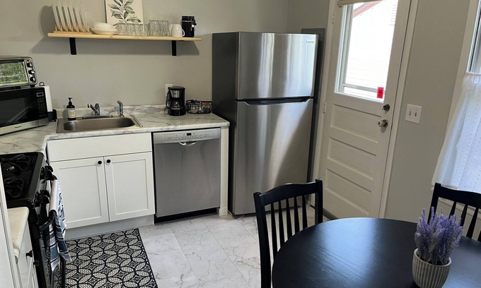 South Central Omaha Casa | Cozy 2-bedroom house in the heart of Omaha!