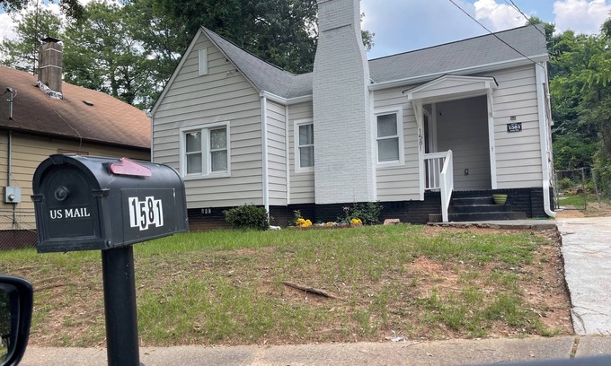 Westview Casa | Cozy 2-bedroom house that sleeps 7 with WiFi, AC in WestEnd Atlanta