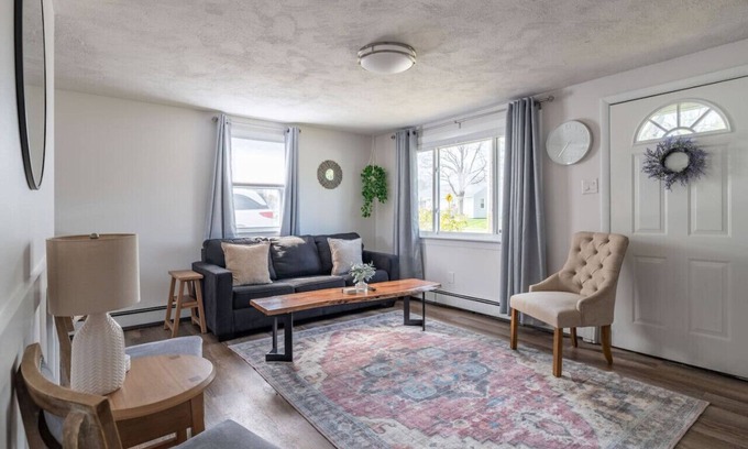 Little City Casa | Cozy 2 Bedroom House!