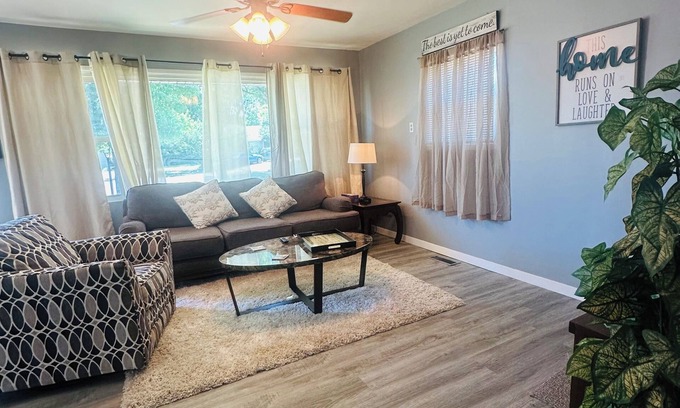 Kettering Casa | Cozy 2-bedroom house with WiFi, AC in enjoyable Dayton