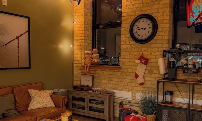 Exchange District Condominio | Cozy 2-Bedroom Loft in DT! Walking distance to the Forks and Canada Life Centre