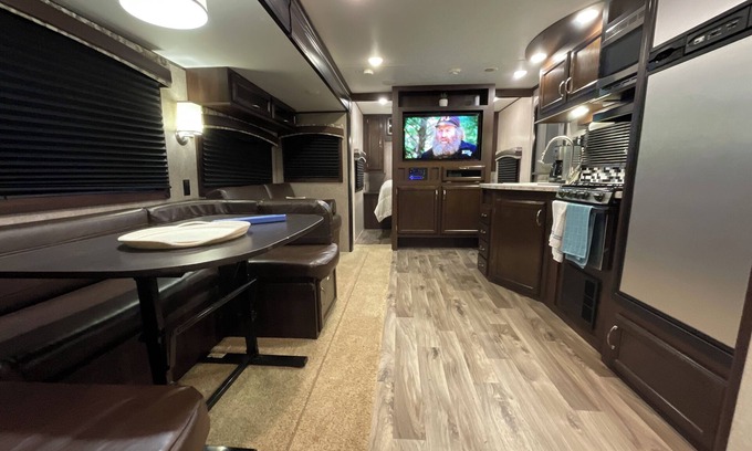 Broken Bow Casa | Cozy 2-bedroom RV with WiFi, AC, in charming Broken Bow
