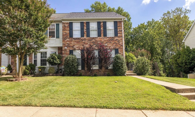 Bel Air South Casa | Cozy 2-bedroom townhome in superb Bel Air close to dining, shops and local charm