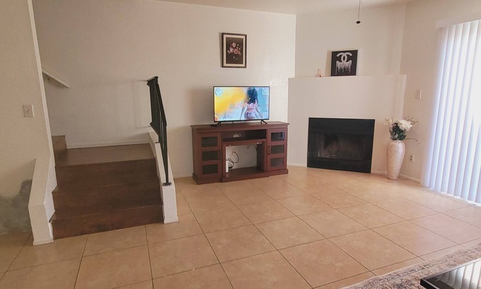 Casas Adobes Casa | Cozy 2-bedroom townhome in charming Tucson with AC, WiFi. Located NW of Tucson .