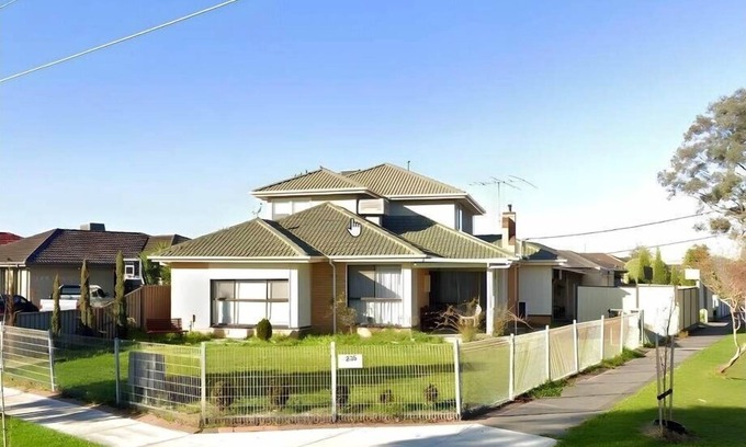 Fawkner Casa | Cozy 2 beds in a private room near Airport