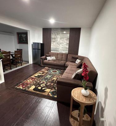 Adams Hill Apartamento | Cozy 2 BR Apartment Glendale