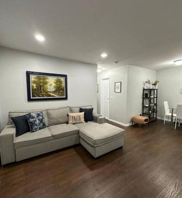 West New York Apartamento | Cozy 2 BR suite, 10 min to NYC &Times Sq