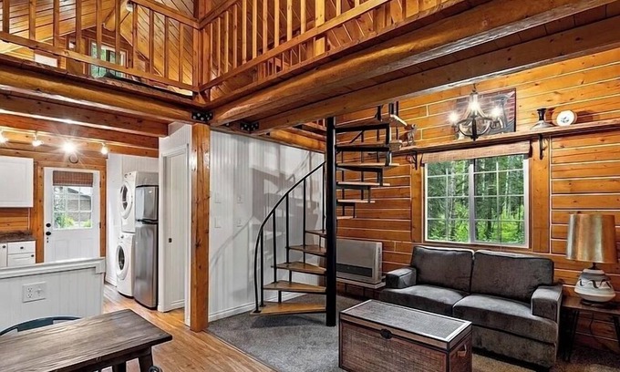 Big Lake Casa | Cozy 2-loft cabin in enchanting Biglake with WiFi, and lake access close by
