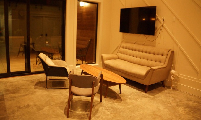 Coquitlam Casa | Cozy 2 story house, perfect families. Close to public transportation!
