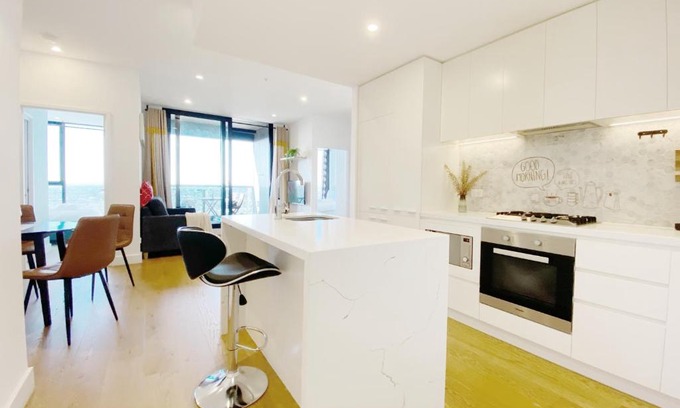 Box Hill Apartamento | Cozy 2B2B Apartment with Free Parking & Penthouse Pool